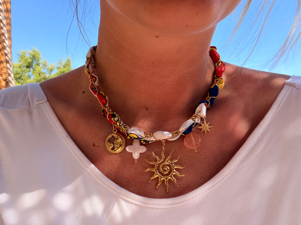 Collier foulard tressé bleu rouge blanc charm soleil étoile
